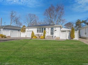 23 Pearsall Place, Deer Park NY 11729