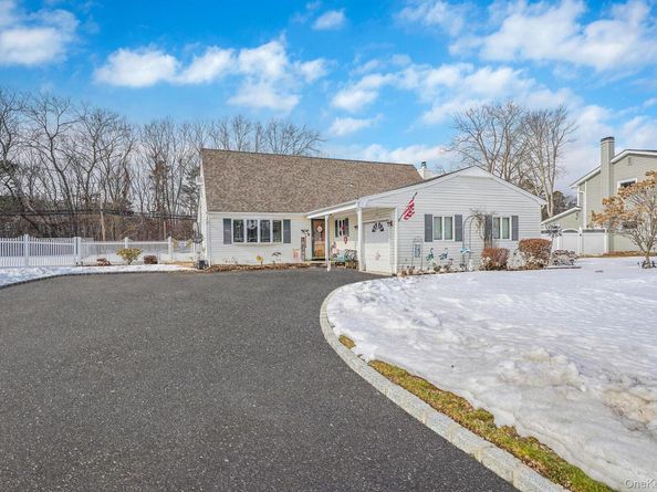 158 Spiral Road, Holtsville NY 11742