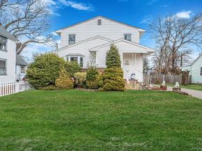 Undisclosed Address #961734, Lindenhurst NY 11757