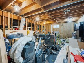 Undisclosed Address #961734, Lindenhurst NY 11757