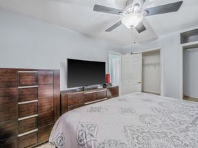 Undisclosed Address #961734, Lindenhurst NY 11757