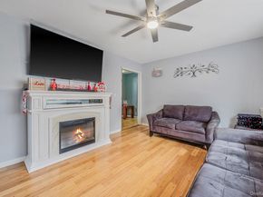 Undisclosed Address #961734, Lindenhurst NY 11757