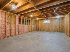 Undisclosed Address #961734, Lindenhurst NY 11757