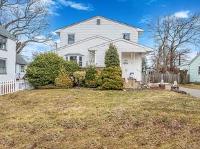 Undisclosed Address #961734, Lindenhurst NY 11757