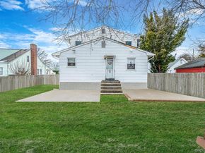 Undisclosed Address #961734, Lindenhurst NY 11757