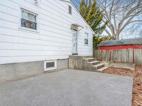 Undisclosed Address #961734, Lindenhurst NY 11757