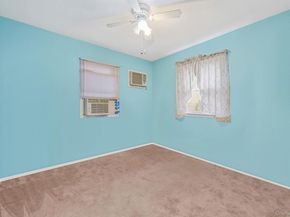 Undisclosed Address #961734, Lindenhurst NY 11757