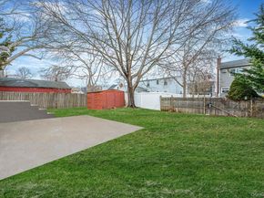 Undisclosed Address #961734, Lindenhurst NY 11757