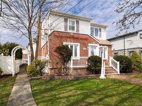 93 Kenneth Place, New Hyde Park NY 11040
