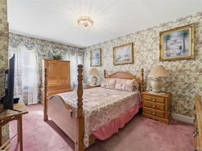 93 Kenneth Place, New Hyde Park NY 11040