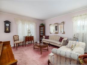 93 Kenneth Place, New Hyde Park NY 11040