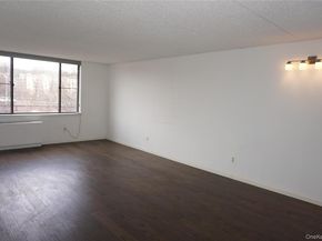 777 N Macquesten Parkway 308, Fleetwood NY 10552