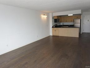 777 N Macquesten Parkway 308, Fleetwood NY 10552