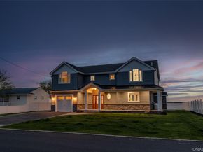 72 Grandview Drive, Shirley NY 11967