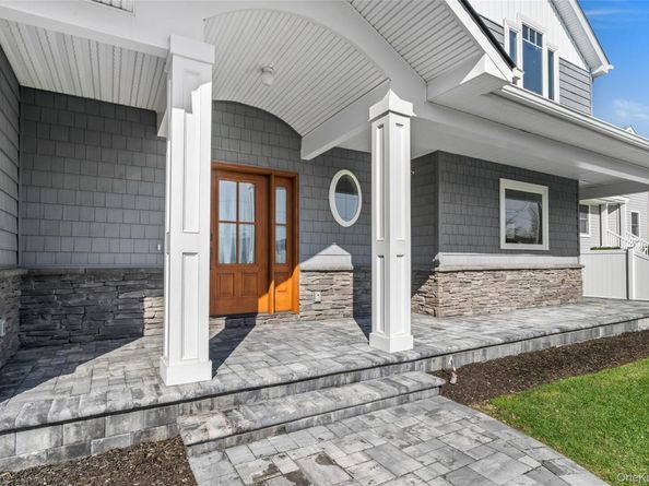 72 Grandview Drive, Shirley NY 11967