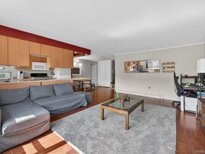 100 Clinton Avenue 3K, Mineola NY 11501