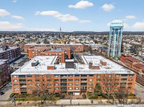 100 Clinton Avenue 3K, Mineola NY 11501