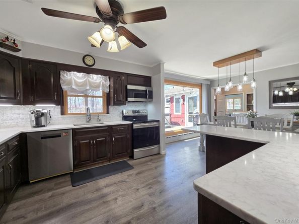 180 Carroll Avenue, Ronkonkoma NY 11779