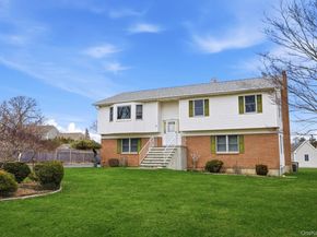 1450 McCann Lane, Riverhead NY 11944