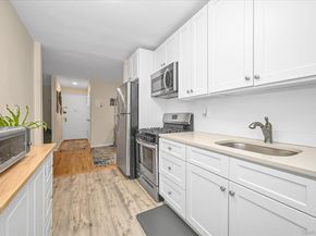 32 Pearsall Avenue 3F, Glen Cove NY 11542