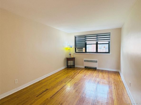 202-06 Rocky Hill Road 6C1, Bayside NY 11361