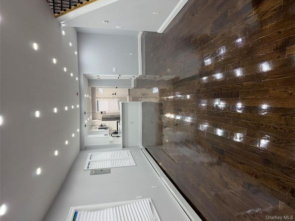 22404 95th Avenue, Queens Village NY 11429