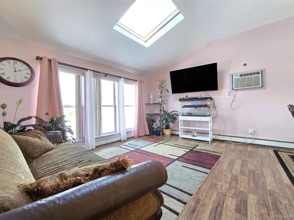 54 Beacon Street, Shirley NY 11967