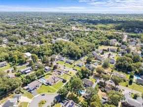 3 Crystal Brook Court, Islip NY 11751