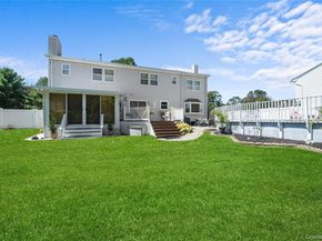 3 Crystal Brook Court, Islip NY 11751