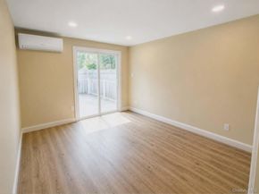 21 Village Circle E, Manorville NY 11949