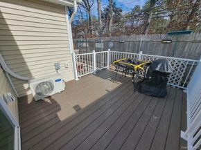 21 Village Circle E, Manorville NY 11949