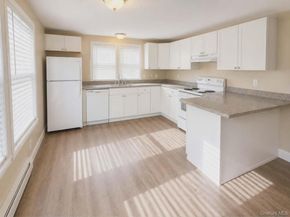 21 Village Circle E, Manorville NY 11949