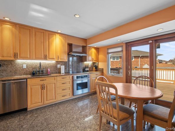 780 Regent Drive, Westbury NY 11590