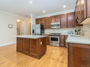 229 Miro Place 422, Port Washington NY 11050