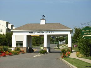 229 Miro Place 422, Port Washington NY 11050