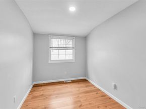 117 Hill Spur, Calverton NY 11933