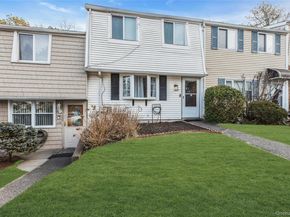 117 Hill Spur, Calverton NY 11933