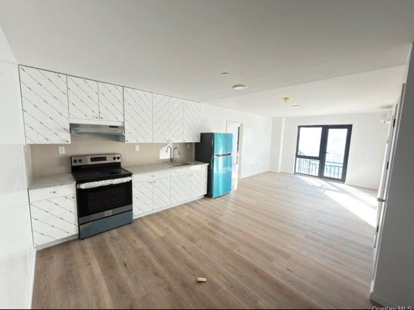 70-40 45 7 H, Woodside NY 11377