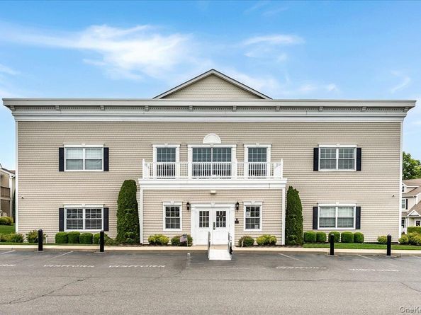 802 Willow Lane Upper Level, Valley Stream NY 11580
