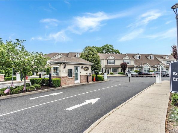 802 Willow Lane Upper Level, Valley Stream NY 11580