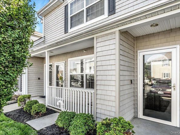 802 Willow Lane Upper Level, Valley Stream NY 11580