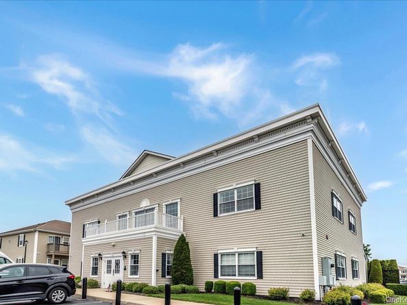 802 Willow Lane Upper Level, Valley Stream NY 11580