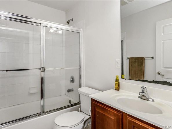 802 Willow Lane Upper Level, Valley Stream NY 11580