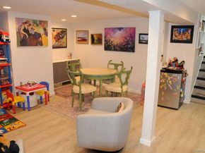 113 Northern Parkway W, Plainview NY 11803