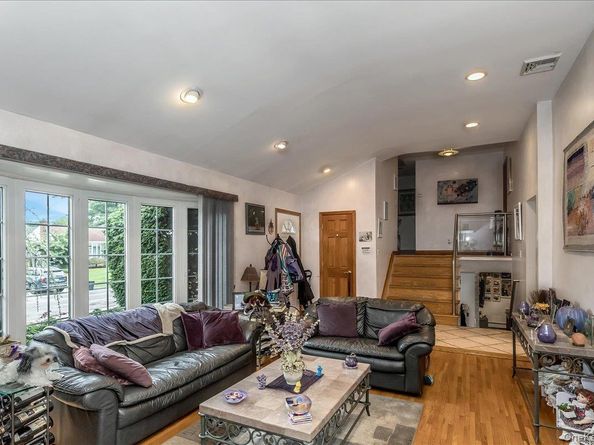 113 Northern Parkway W, Plainview NY 11803