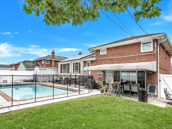 113 Northern Parkway W, Plainview NY 11803