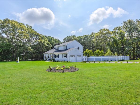12 Deer Path, Shirley NY 11967