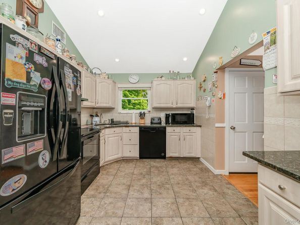 3663 Roanoke Street, Seaford NY 11783