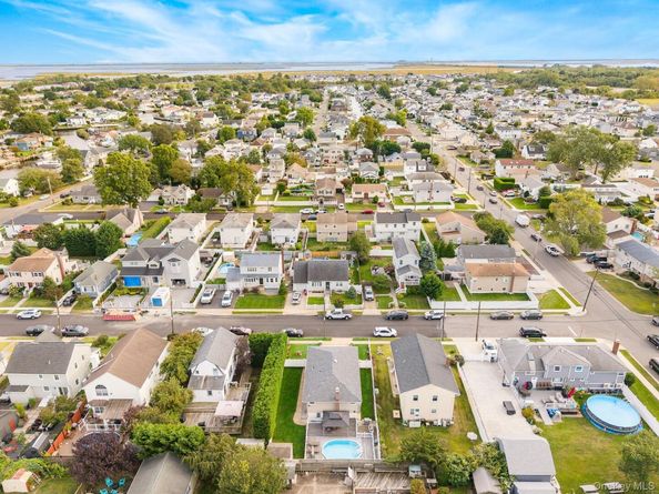 3663 Roanoke Street, Seaford NY 11783