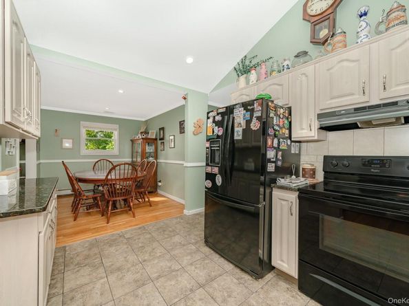 3663 Roanoke Street, Seaford NY 11783